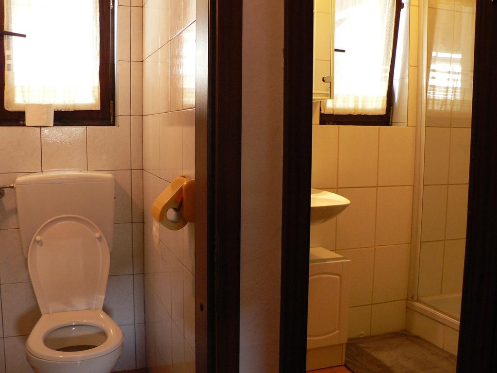 Apartments And Holiday Home Grohar Kranjska Gora Room photo